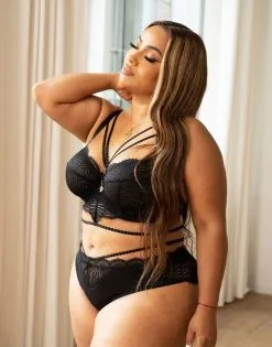 SugarShape Panty "Lola" Black -Bademode Elegant magasin sugarshape bh panty lola black front editorial single bhs 90 107 5 hs 120 full 3