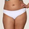 SugarShape Bikini-Slip "Santorini" 1 SugarShape Bikini-Slip "Santorini" -Bademode Elegant magasin sugarshape bikinislip santorini front packshot model sand single crop 1