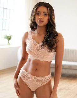 SugarShape Brazilian-Slip "Eliana" Cappuccino -Bademode Elegant magasin sugarshape bralette brazilian slip eliana cappuccino front editorial single bhs 75 90 hs 105 full 1