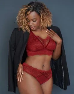 SugarShape Brazilian-Slip "Eliana Velvet" Burgundy -Bademode Elegant magasin sugarshape bralette brazilian slip eliana velvet burgundy front editorial single bhs 75 92 5 hs 105 full 4