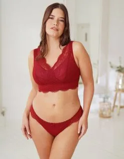 SugarShape String "Emilia" Burgundy 14 SugarShape String "Emilia" Burgundy -Bademode Elegant magasin sugarshape bralette string emilia burgundy front editorial single bhs 85 97 5 hs 105 full 1