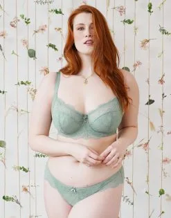 SugarShape String "Emilia" Sage 12 SugarShape String "Emilia" Sage -Bademode Elegant magasin sugarshape halbwattierter bh string emilia sage front editorial single bhs 90 107 5 hs 115 full 3
