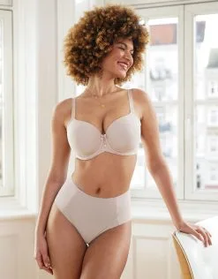 SugarShape High-Brazilian-Slip "Invisible" Sand -Bademode Elegant magasin sugarshape high brazilian slip invisible sand front editorial single full 1