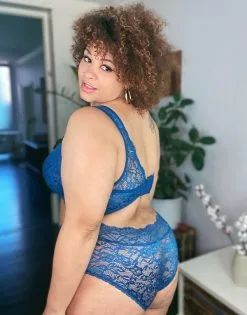 SugarShape High-Panty "Eliana" Ocean 14 SugarShape High-Panty "Eliana" Ocean -Bademode Elegant magasin sugarshape high panty eliana ocean side editorial single full 1