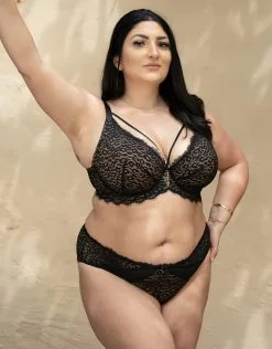 SugarShape High-Panty "Valerie On Fire" Black 11 SugarShape High-Panty "Valerie On Fire" Black -Bademode Elegant magasin sugarshape high panty valerie on fire black front editorial single full 1 2