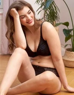 SugarShape Panty "Valerie" Black -Bademode Elegant magasin sugarshape slip valerie black front editorial single full 2