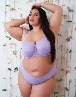 SugarShape Panty "Sienna" Lavender -Bademode Elegant magasin sugarshape spitzen bh panty sienna lavender front editorial single bhs 95 117 5 hs 125 full 1