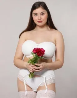 SugarShape Stringpanty "Diamond" Ivory -Bademode Elegant magasin sugarshape stringpanty diamond front packshot model grey single full 2