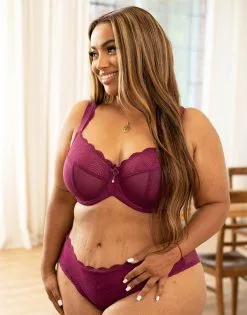 SugarShape Panty "Clara" Bordeaux -Bademode Elegant magasin sugarshape unwattierter bh clara lace bordeaux front editorial single bhs 90 107 5 full 1